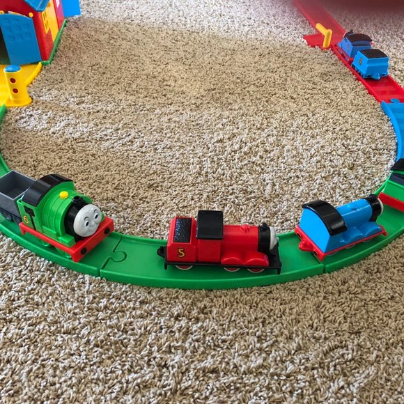 My First Thomas The Train Set - Picture 2 of 10